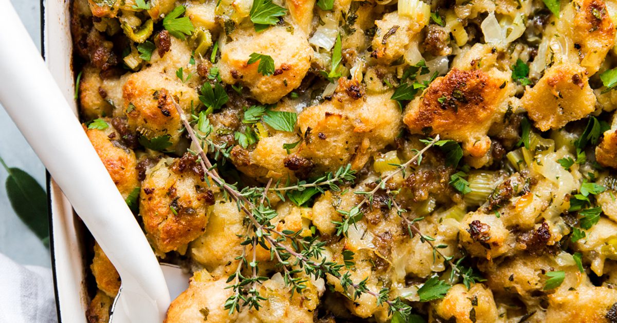 Easy Classic Sausage Stuffing: The Essential Thanksgiving Dish